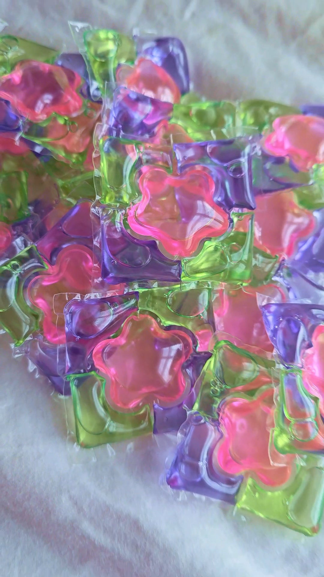 30 5-in-1 Flower Laundry Pods – Velvet Garden Scent